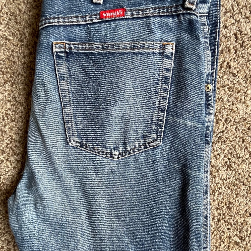Wrangler Men's Classic Blue Relaxed Jeans